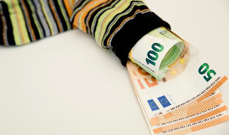 Centralna banka opozarja: "Za vsak primer imejte doma nekaj gotovine!"