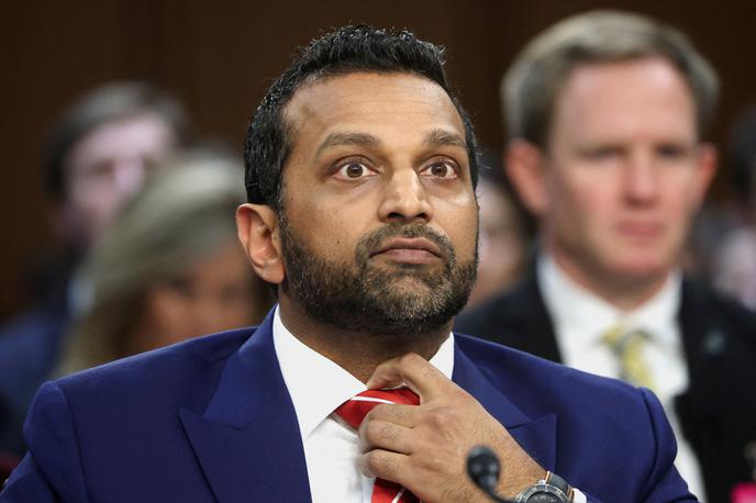 Kash Patel, direktor FBI, ZDA | Kash Patel naj bi se obnašal vse bolj paranoično - skrbelo naj bi ga namreč prav to, da bo odpuščen -, pogosto domnevno sploh ne prihaja na delo v FBI, po navedbah virov v preiskovalnem uradu pa naj bi imel tudi velike težave s prekomernim uživanjem alkohola.  | Foto Reuters