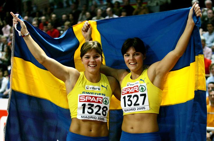 Susanna in Jenny Kallur, zlata in srebrna z evropskega dvoranskega prvenstva 2005. | Foto: Reuters