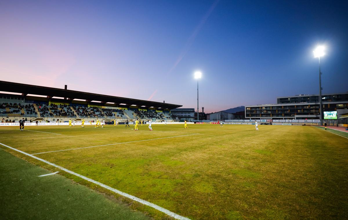 NK Domžale | Dva dni pred prvo tekmo nove sezone, ki bo prav v Domžalah, so zaprli glavno tribuno na tamkajšnjem stadionu. | Foto Aleš Fevžer