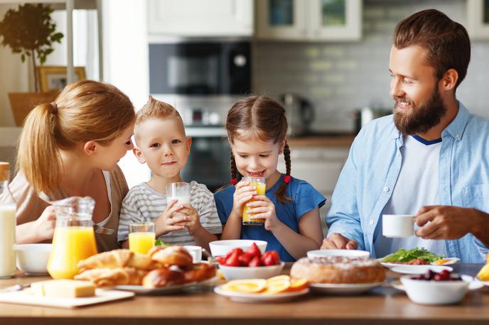 zajtrk, družina, zdrav zajtrk | Foto Getty Images