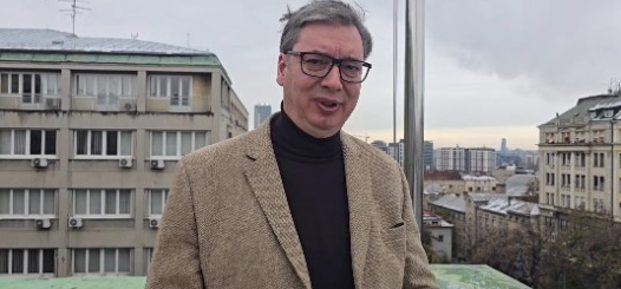 Vučićev nenavaden govor: "Ni predaje. Sobota je, čudni dnevi so ..." #video