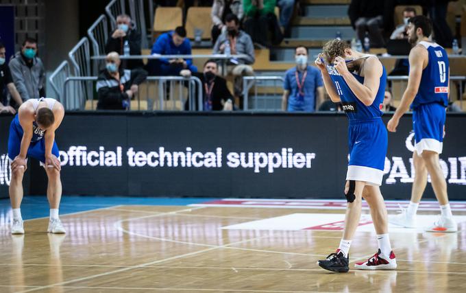 razočaranje slovenska košarkarska reprezentanca | Foto: Vid Ponikvar