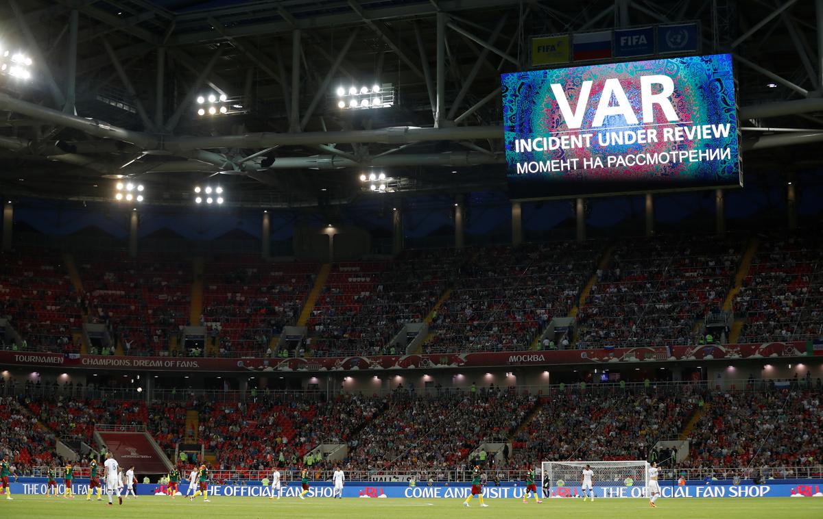 VAR tehnologija | VAR bodo v naslednji sezoni preizkusili tudi na Hrvaškem. | Foto Reuters