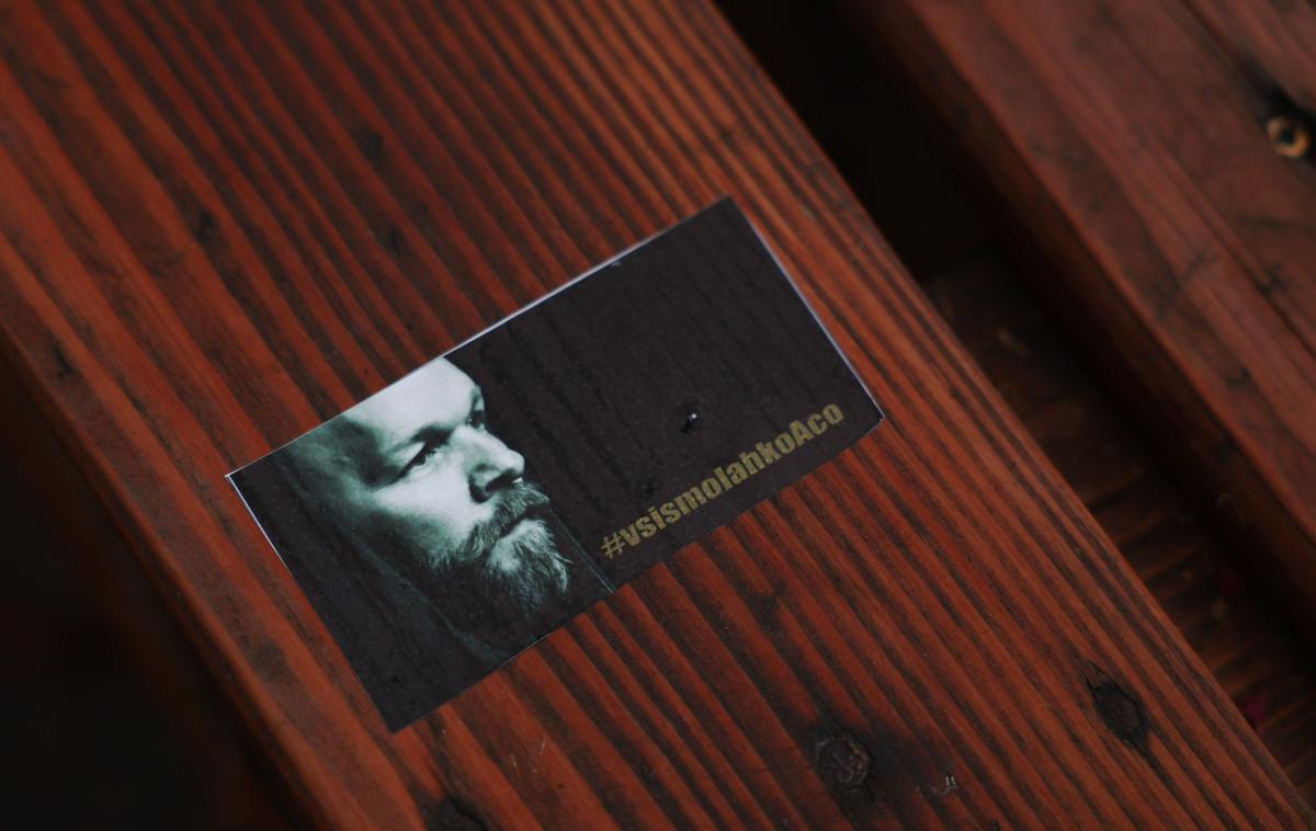 Protestni shod Novo mesto | Pri Slovenskih novicah so za pomoč družini odprli tudi Sklad Ivana Krambergerja, v katerega je mogoče darovati finančno pomoč. | Foto Bojan Puhek