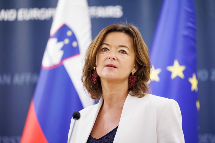 Ignazio Cassis, Tanja Fajon | "Veliko je bilo negotovosti v zraku, zračni prostor se zapira in odpira, tudi danes se nadaljujejo napadi. Slovenija je res naredila nemogoče in zahvaljujem se ne samo vsem na ministrstvu, ampak tudi kabinetu predsednika vlade ter vsem, ki so sodelovali," je dejala Tanja Fajon. | Foto STA