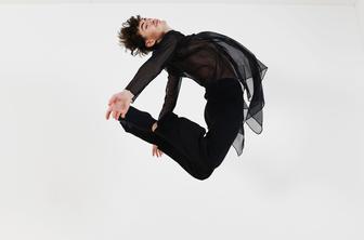 Iz majhne vasi na velike odre: neverjetna pot mladega plesalca #video