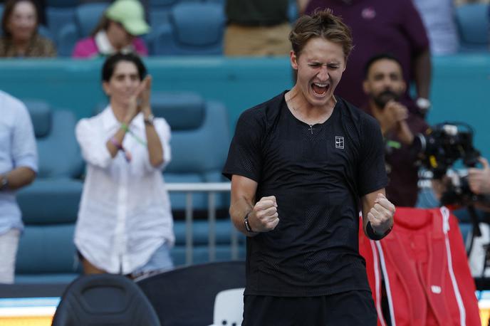 Sebastian Korda | Sebastian Korda je v treh nizih izločil prvega nosilca. | Foto Reuters