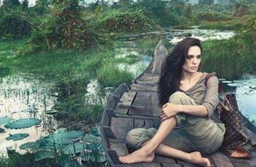 Razkrit oglas z Angelino Jolie