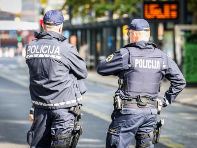 Vlada s predlogom zakona za rešitev kadrovske stiske v policiji