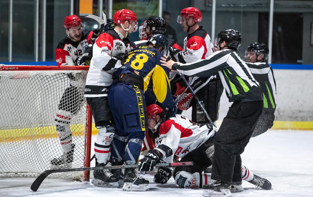 Hokejsko DP: RST Pellet Celje : Sij Acroni Jesenice | Celjani so na gostovanju zmagali, Jeseničani izgubili. | Foto Jan Gregorc