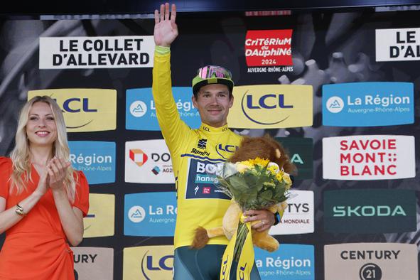 Roglič po veličastni zmagi priznal, da posledice padca niso nedolžne #video