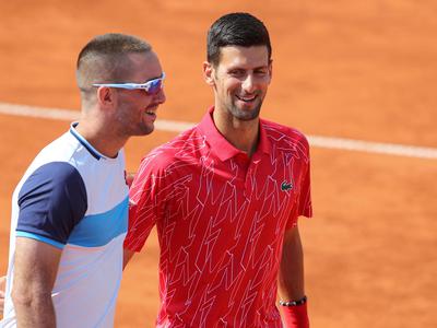 Novak Đoković že prvi dan na igrišče