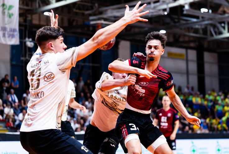 Slovan se bo za uvod podal na Madžarsko. | Foto: Nik Moder
