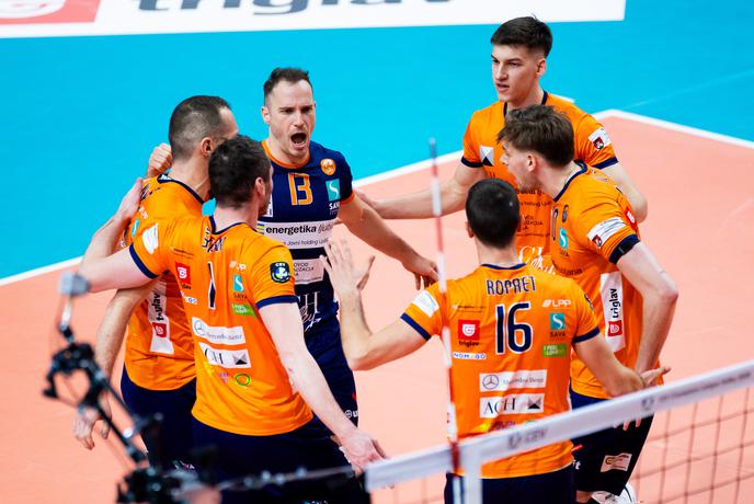 ACH edini zmagal doma, Calcitu še drugi zaporedni derbi