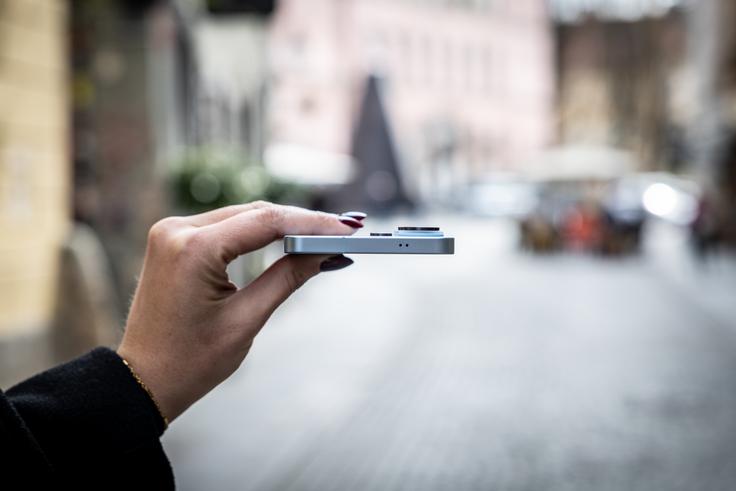 Zgornja stran pametnega telefona Samsung Galaxy S26 Ultra, najtanjše Samsungove ultre do zdaj | Foto: Gaja Hanuna