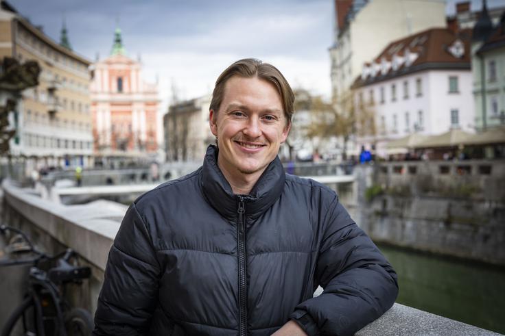 V Sloveniji obožuje predvsem glavno mesto Ljubljano in druge še neodkrite ali pa premalo izpostavljene kotičke širom države. | Foto: Bojan Puhek