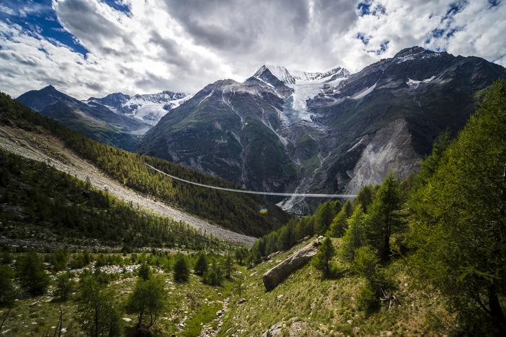 Most viseči Zermatt Švica | Foto: Valentin Flauraud