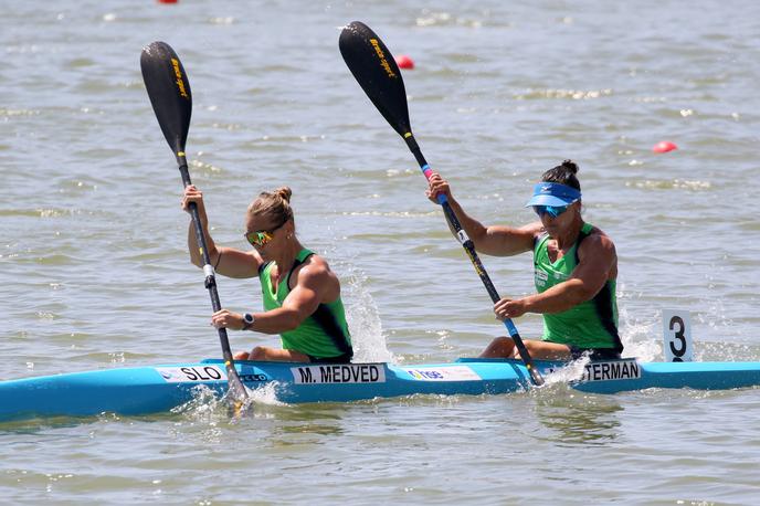 Mia Medved in Anja Osterman | Slovenski kajakašici na mirnih vodah Anja Osterman in Mia Medved sta na evropskem prvenstvu v konkurenci dvojic v sprintu na 500 metrov zasedli četrto mesto. | Foto Kajakaška zveza Slovenije