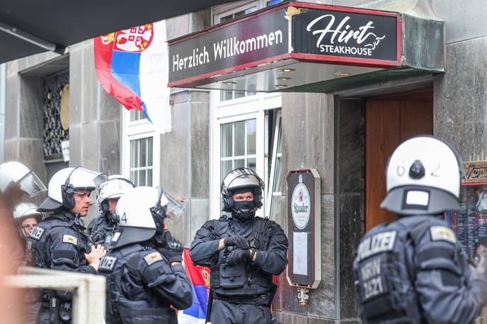 Gelsenkirchen | V središču Gelsenkirchna je pred lokalom, v katerem so se zadrževali Srbi, prišlo do spopada. | Foto Guliverimage