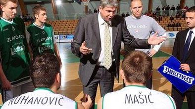 V Laškem igra mačke z mišjo