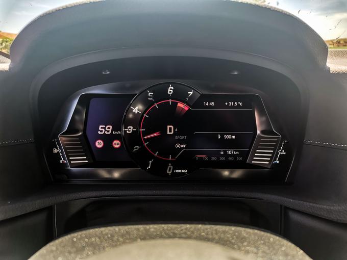 Pregledni merilniki so se odlično izkazali na stezi kot tudi v vsakdanjem prometu. | Foto: Gašper Pirman in Toyota
