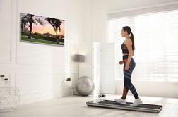 Kako spremeniti dnevno sobo v mini fitnes – z le eno napravo?