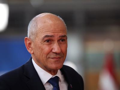 Po oceni vlade prenova plačnega sistema ni prinesla želenih učinkov, plače namerava urejati drugače