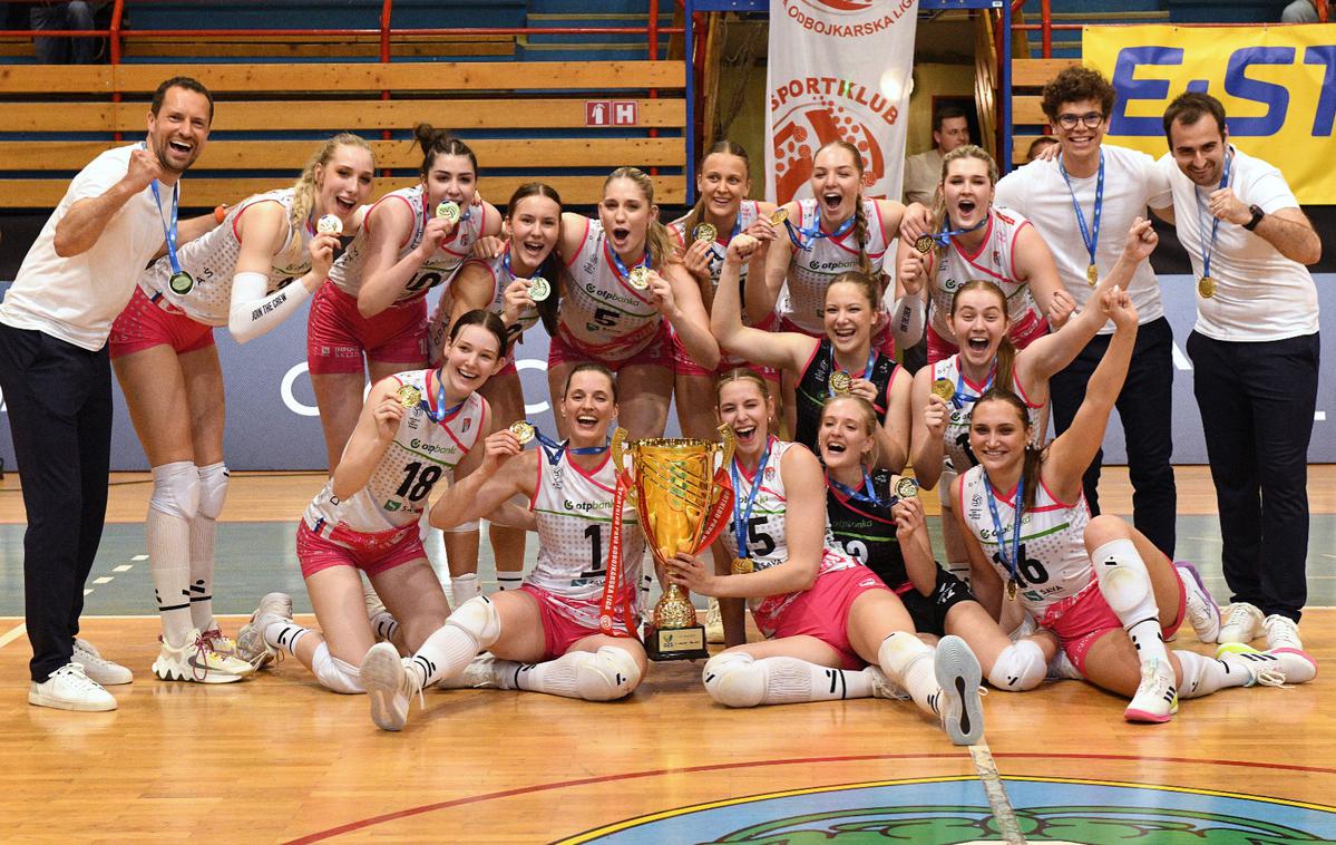 OTP banka Branik | V lanski sezoni so se naslova slovenskih prvakinj veselile Mariborčanke. Te novo tekmovalno obdobje v DP odpirajo proti Šempetrankam. | Foto OTP Banka Branik
