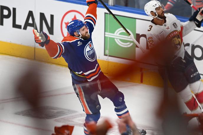 Edmonton Oilers : Florida Panthers | Junak obračuna Leon Draisaitl je v podaljšku zadel in postavil piko na i pomembnemu preobratu Edmontona. | Foto Reuters