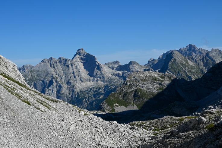 Pogled s prevala Vrata proti Razorju | Foto: Matej Podgoršek