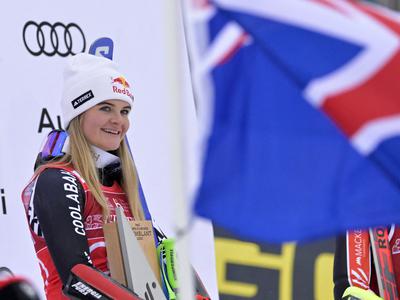 Novozelandka do premierne superveleslalomske zmage, Ilka Štuhec brez rezultata