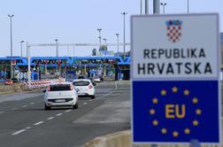 Znano je, koliko okuženih so odkrili na Brniku in na meji s Hrvaško