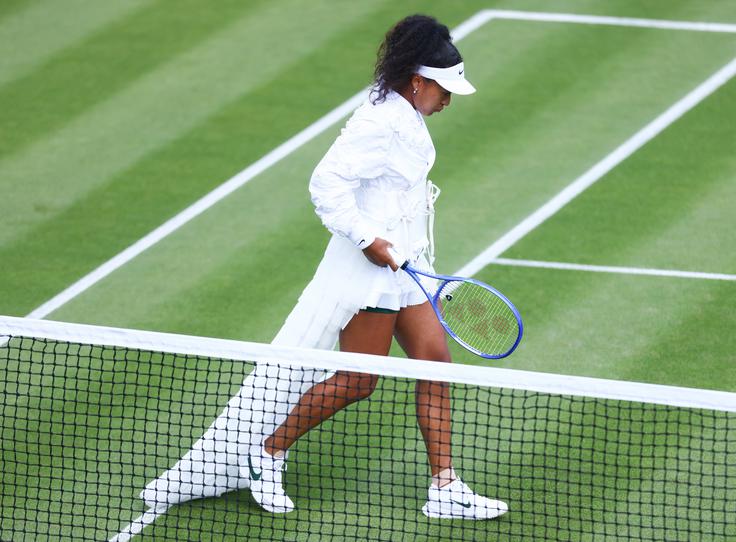 Naomi Osaka je tudi danes navdušila ob prihodu na svetov travo. | Foto: Guliverimage