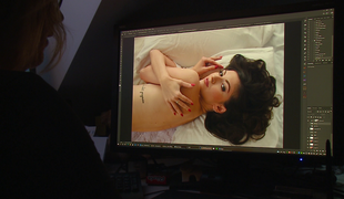 Preverite, kako nastajajo drzne "boudoir" fotografije #video