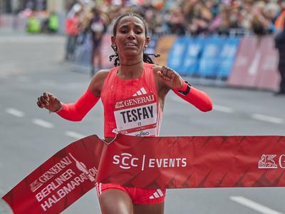 Etiopijka Fotjen Tesfaj dosegla drugi najhitrejši maratonski čas v zgodovini