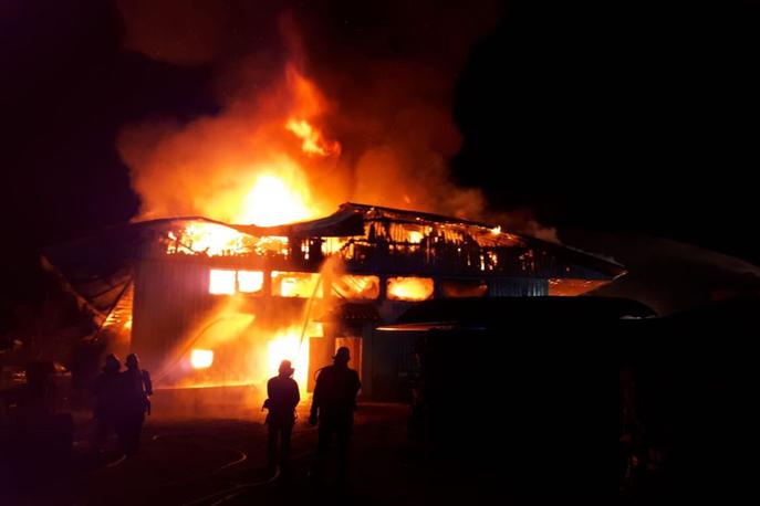 požar starodobniki | Po prvi oceni policije je škode za več kot dva milijona evrov. | Foto Kreisfeuerwehrverband Bodenseekreis