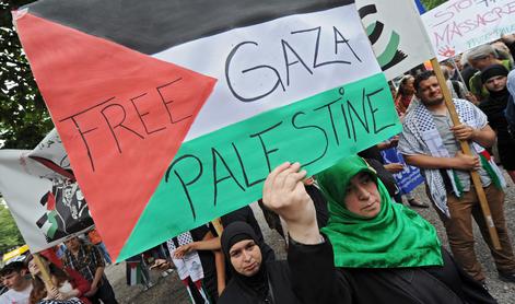 Kritični naboj univerze zaradi Gaze na preizkušnji 