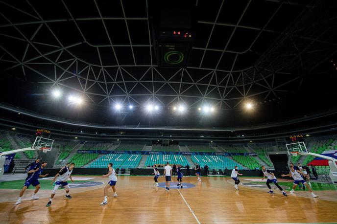 Trening reprezentance - Stožice | Slovenska reprezentanca se v Stožicah pospešeno pripravlja na sobotni obračun z Ukrajino. | Foto Vid Ponikvar