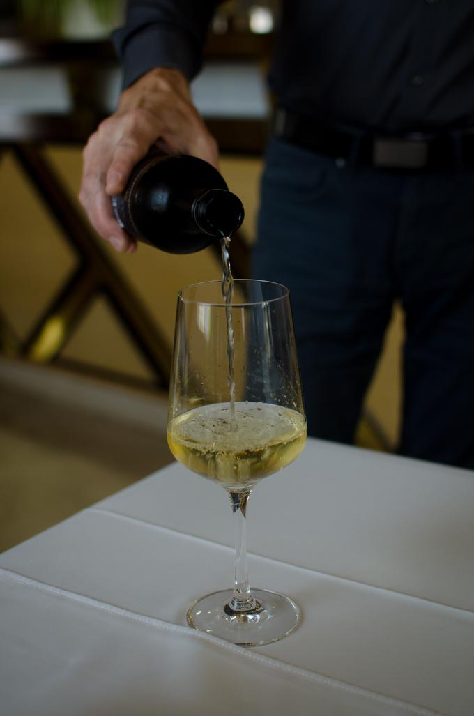 K prleški hrani se najbolj priležejo prleška vina, je prepričan Zvonko Šela, in dobrih je v Prlekiji vse več. | Foto: Matjaž Vertuš