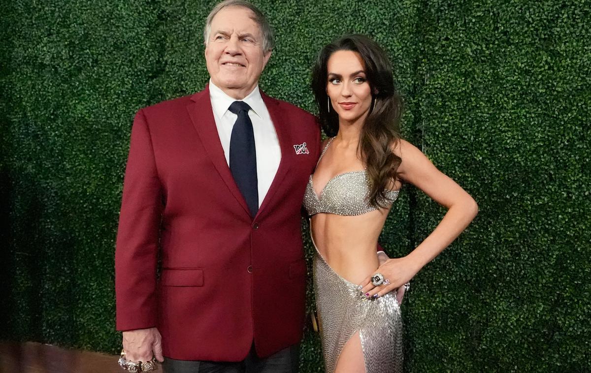 Bill Belichick, Jordon Hudson | Bill Belichick je na tekmovanju za mis Maina podprl svojo 49 let mlajšo partnerko Jordon Hudson (fotografija je iz februarja letos, ko sta se skupaj udeležila podelitve nagrad v ligi NFL). | Foto Guliverimage