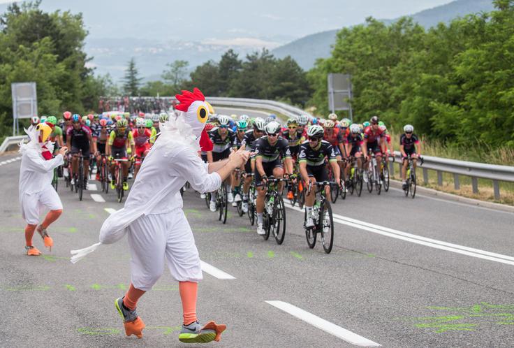 2. etapa: Evforično vzdušje ob progi, ki smo ga vajeni z Gira in Toura, je v Sloveniji bolj izjema kot pravilo. | Foto: Vid Ponikvar