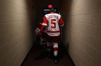 Lidstrom po 213 tekmah zaradi gripe počival