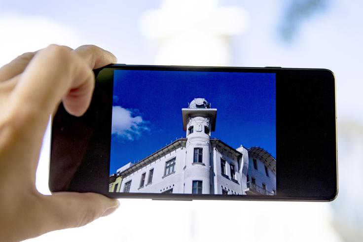 Pri dobri osvetljenosti in brez posebnih zahtev po povečevanju so fotografije dobre. | Foto: Ana Kovač