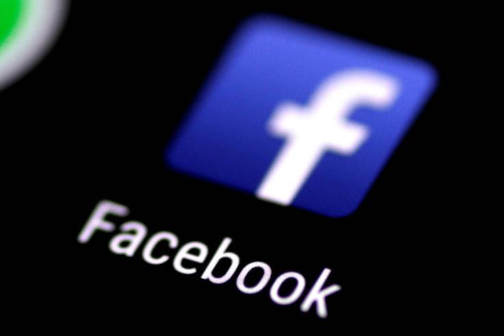 Logotip, ki ga danes pozna tako rekoč vsak uporabnik interneta. V Sloveniji ima uporabniški račun na Facebooku skoraj polovica vseh prebivalcev. | Foto: Reuters