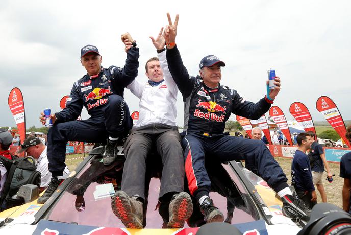 Sainz premagal sipine za zmago na Dakarju