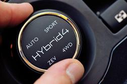 Zlati volan za dizelsko-hibridno tehnologijo HYbrid4
