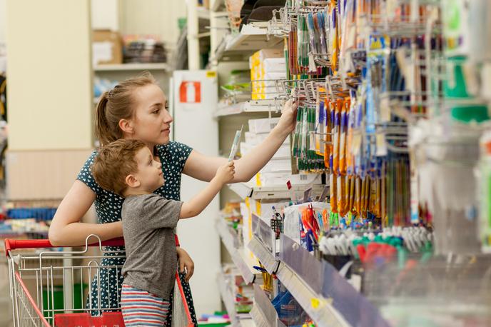 Nakupovanje šolskih potrebščin | Foto Shutterstock