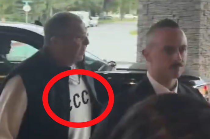 Lavrov | Ruski zunanji minister Sergej Lavrov v puloverju z napisom CCCP (Sovjetska zveza) | Foto Posnetek  zaslona
