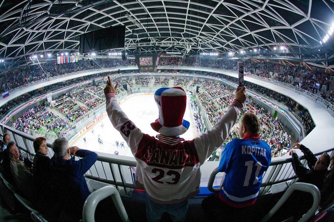 Stožice so leta 2012 že gostile svetovno hokejsko prvenstvo, a takrat drugega razreda. Če bi letos med elito napredovali Slovenija in Madžarska, so pri obeh zvezah pripravljeni na skupno kandidaturo elitne divizije 2023, ki po odvzemu gostiteljstva Rusom še nima gostitelja. | Foto: Matic Klanšek Velej/Sportida